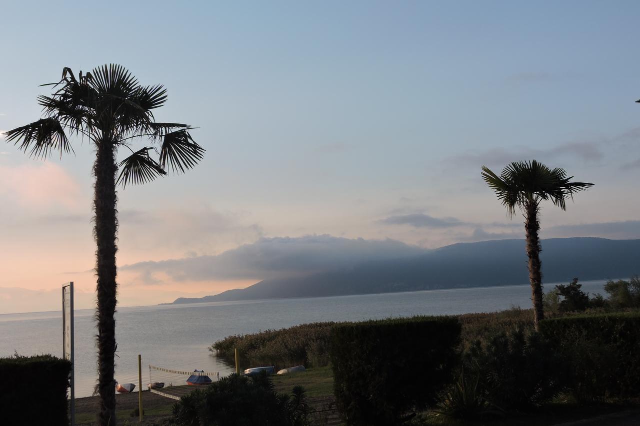 Lakeview Hotel And Resort Otesevo Luaran gambar